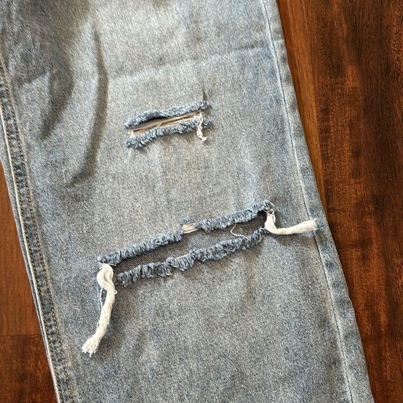NWT Tinseltown Ripped Hi-Rise Straight Leg Distressed Darling Wash Jeans Size 9 - Picture 4 of 12